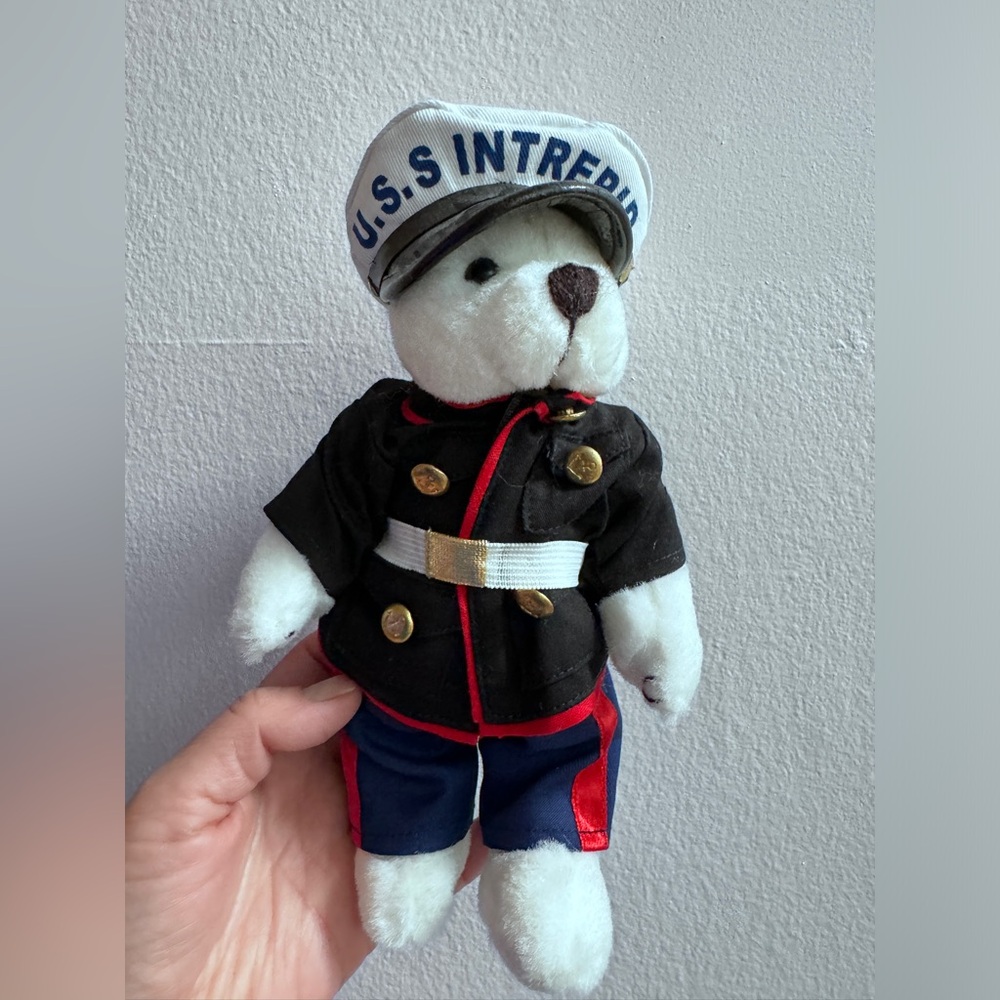 Intrepid museum bear New York City souvenir v vintage 1997